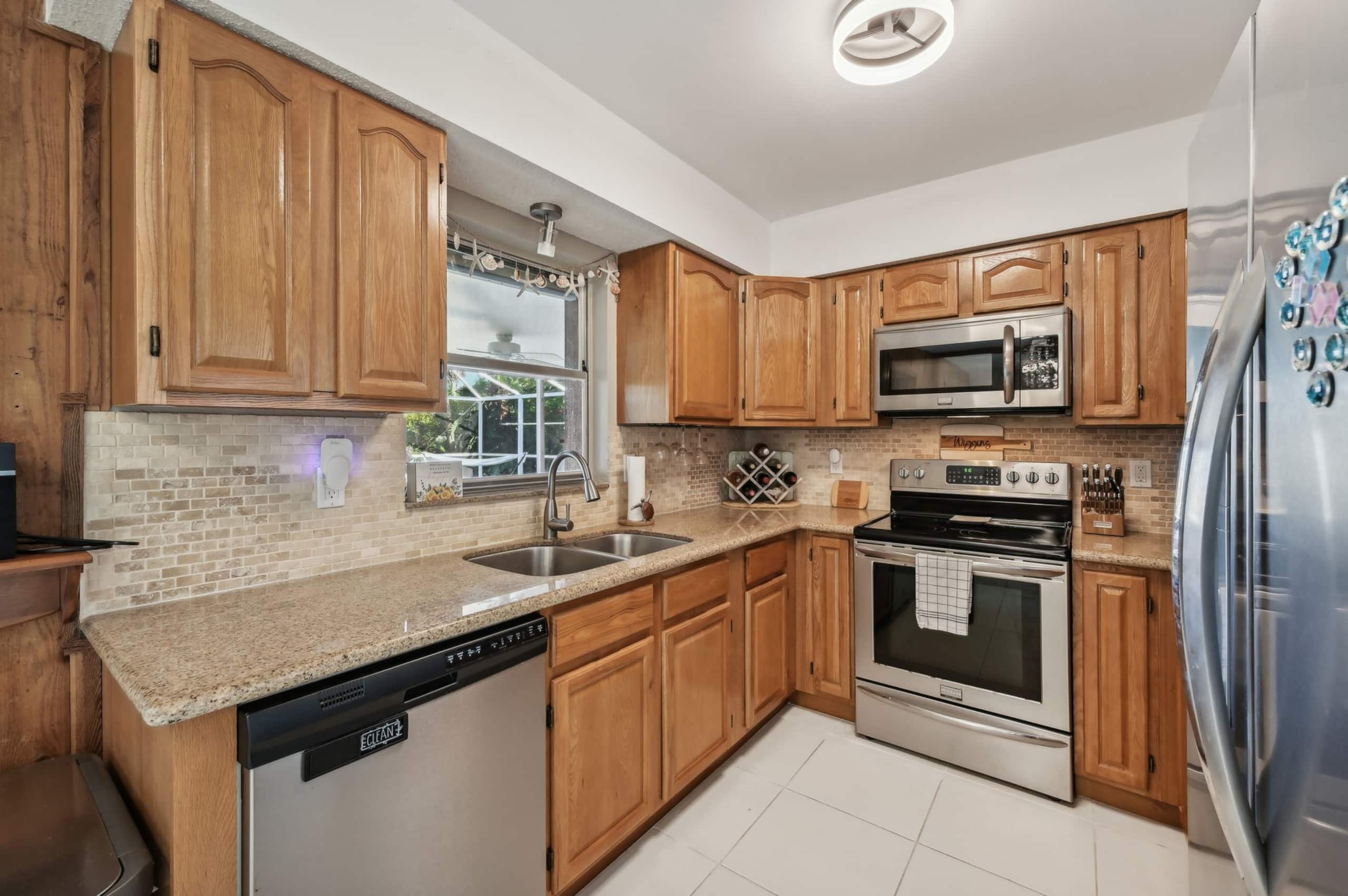 Stillwater Suite | Pool • Lakefront • 6min to Gulf - Photo 9