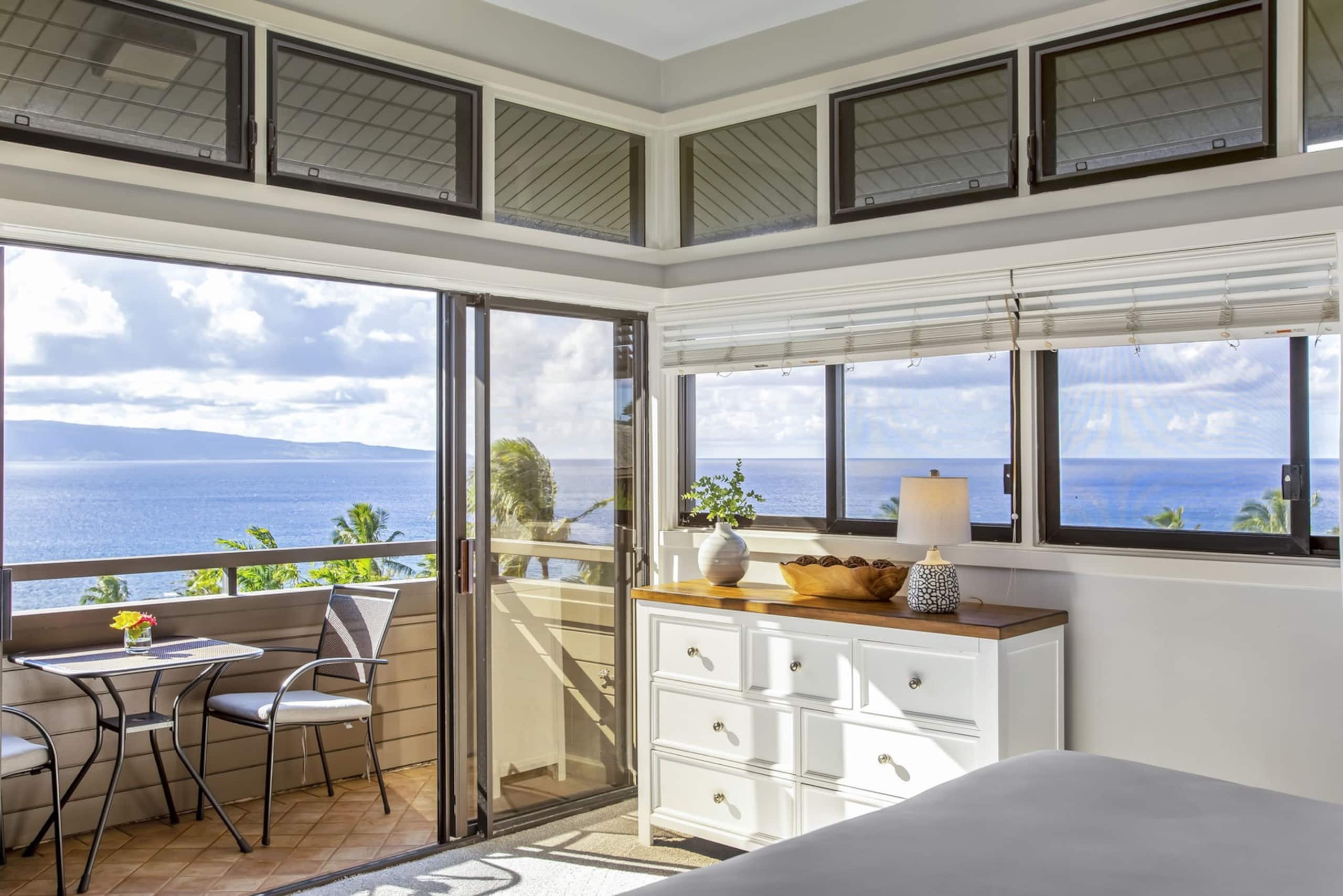 Condo in Lahaina · ★5.0 · 1 bedroom · 2 beds · 2.5 baths - Image 25