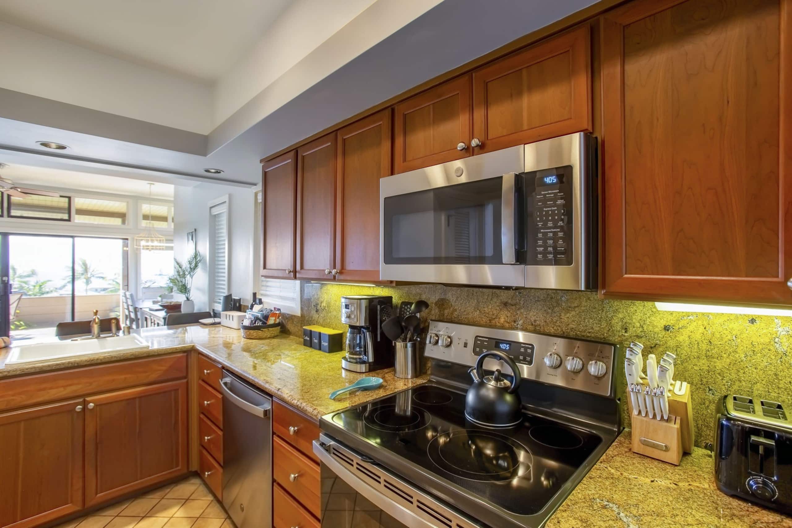 Condo in Lahaina · ★5.0 · 1 bedroom · 2 beds · 2.5 baths - Image 21