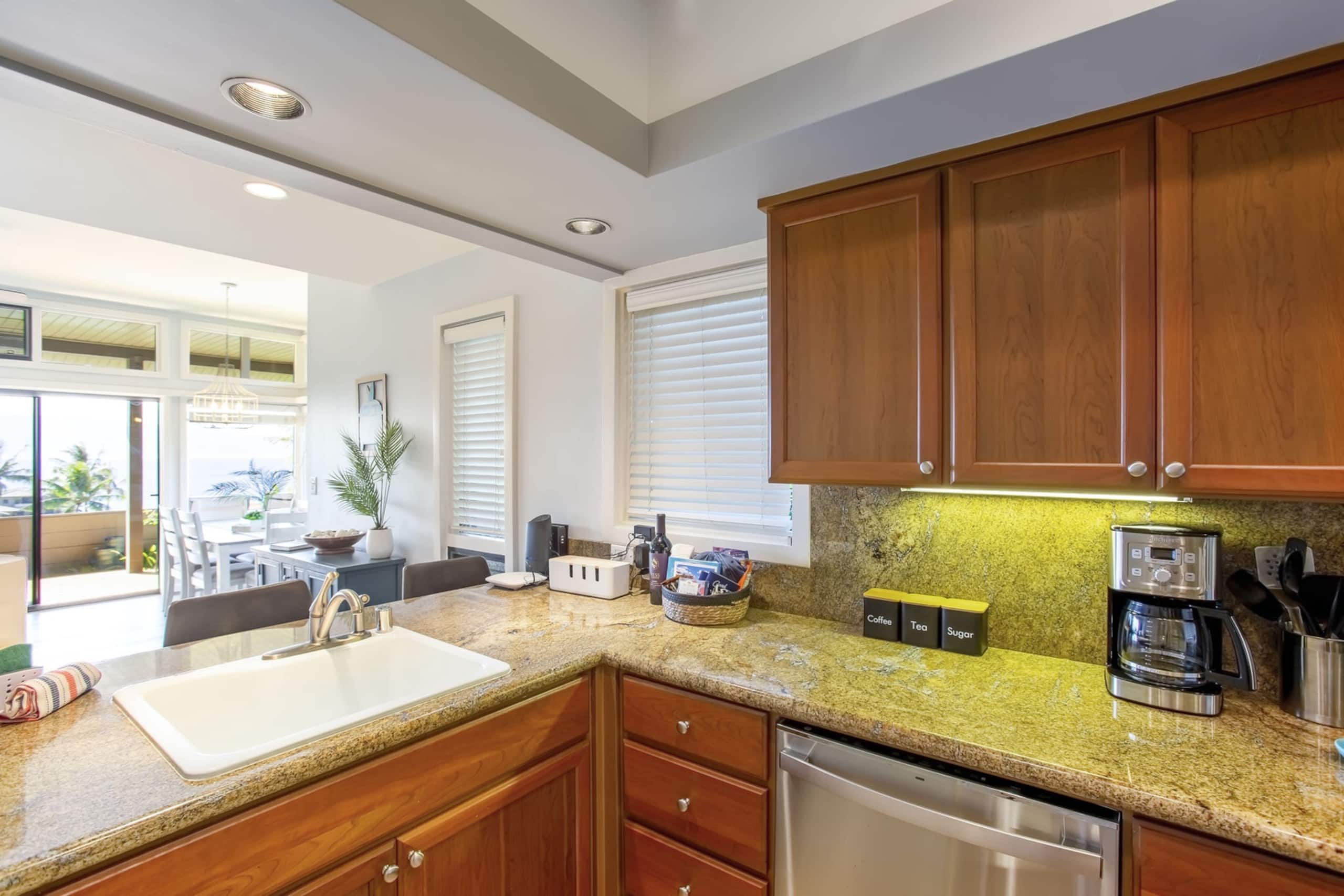 Condo in Lahaina · ★5.0 · 1 bedroom · 2 beds · 2.5 baths - Image 19