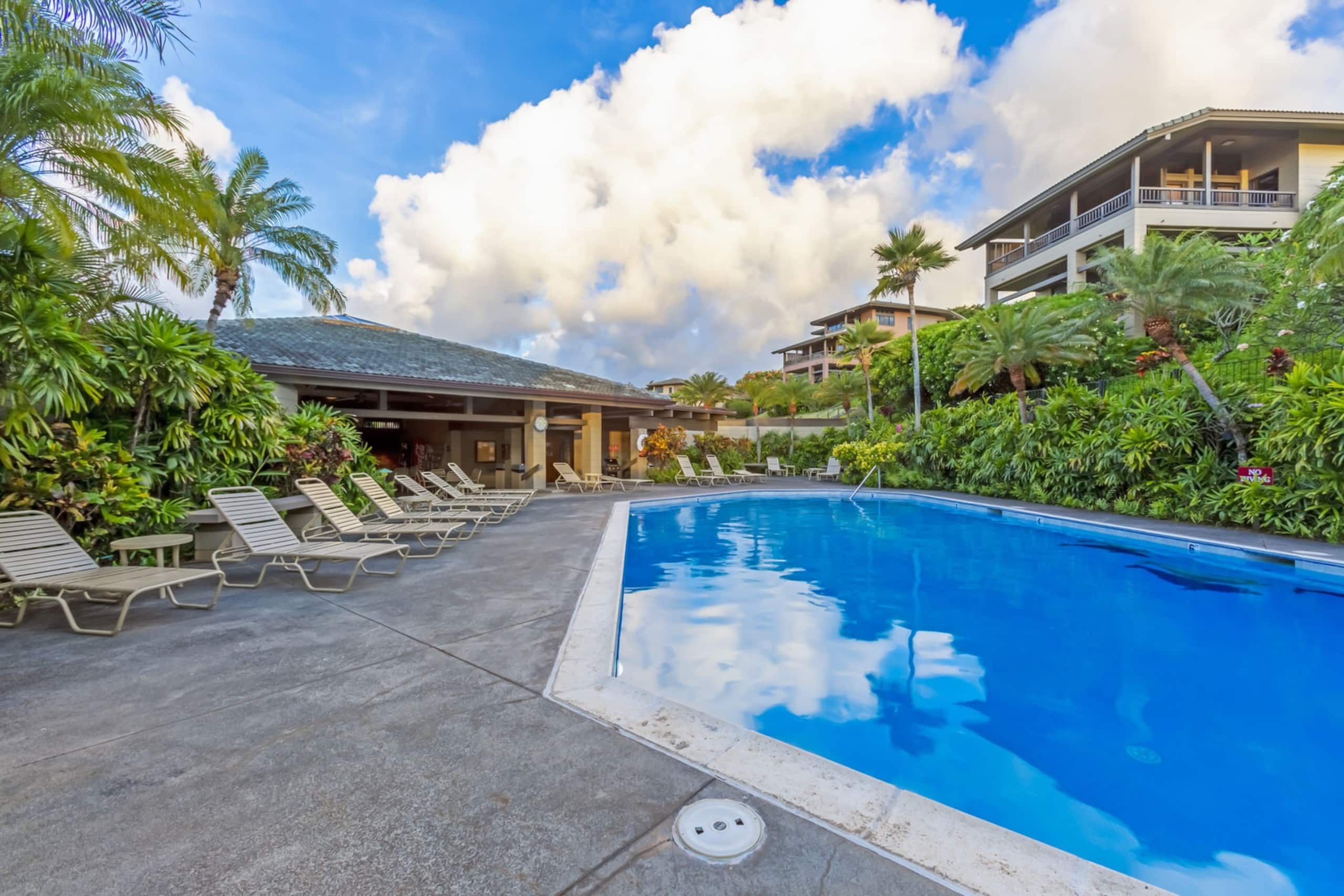 Condo in Lahaina · ★5.0 · 1 bedroom · 2 beds · 2.5 baths - Image 37