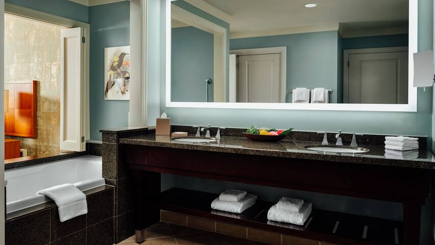 Maui Luxury Ocean View 2BR Villa (Private Listing) gallery image 3