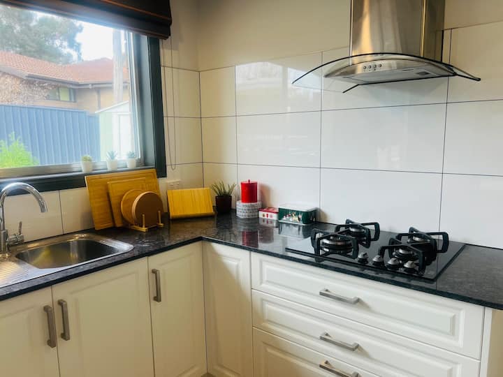 Beautiful 4 Bedroom House In Flynn Canberra - Canberra