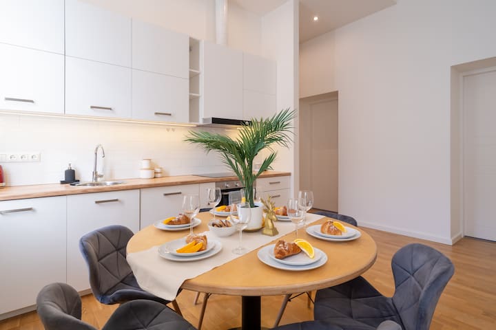 Families & Groups | 3 Bedrooms | Free Parking