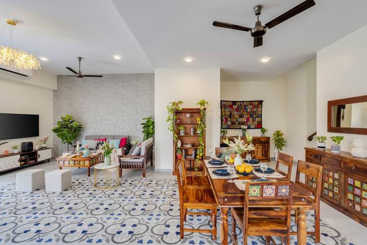 Dining area image 2
