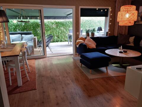 Lovely home with walking distance to city and swimming