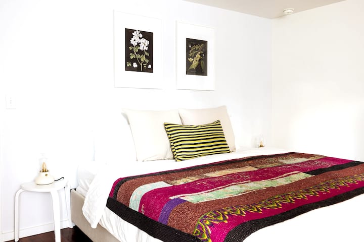 Cama tamaño king principal