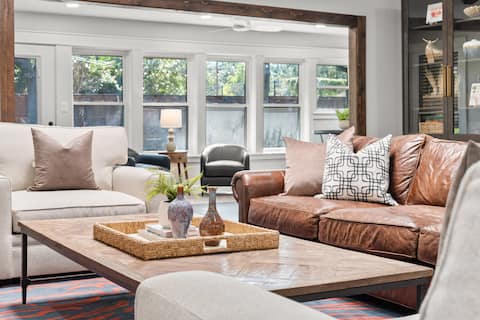 Top Airbnb: Preston Hollow Modern Rustic Home in Preston Hollow