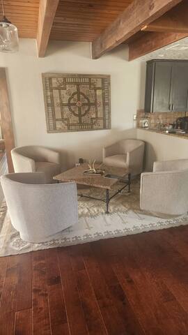 Huge Pool | Sleeps 15 | Southwest ATX | 2 Acres gallery image 3