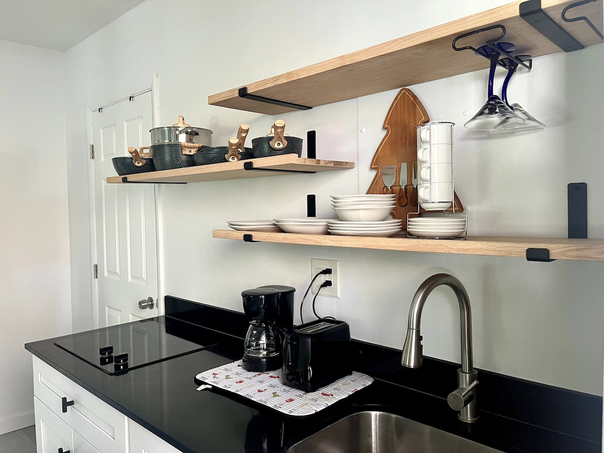 Top Airbnb: Little Oasis in Hallandale Beach