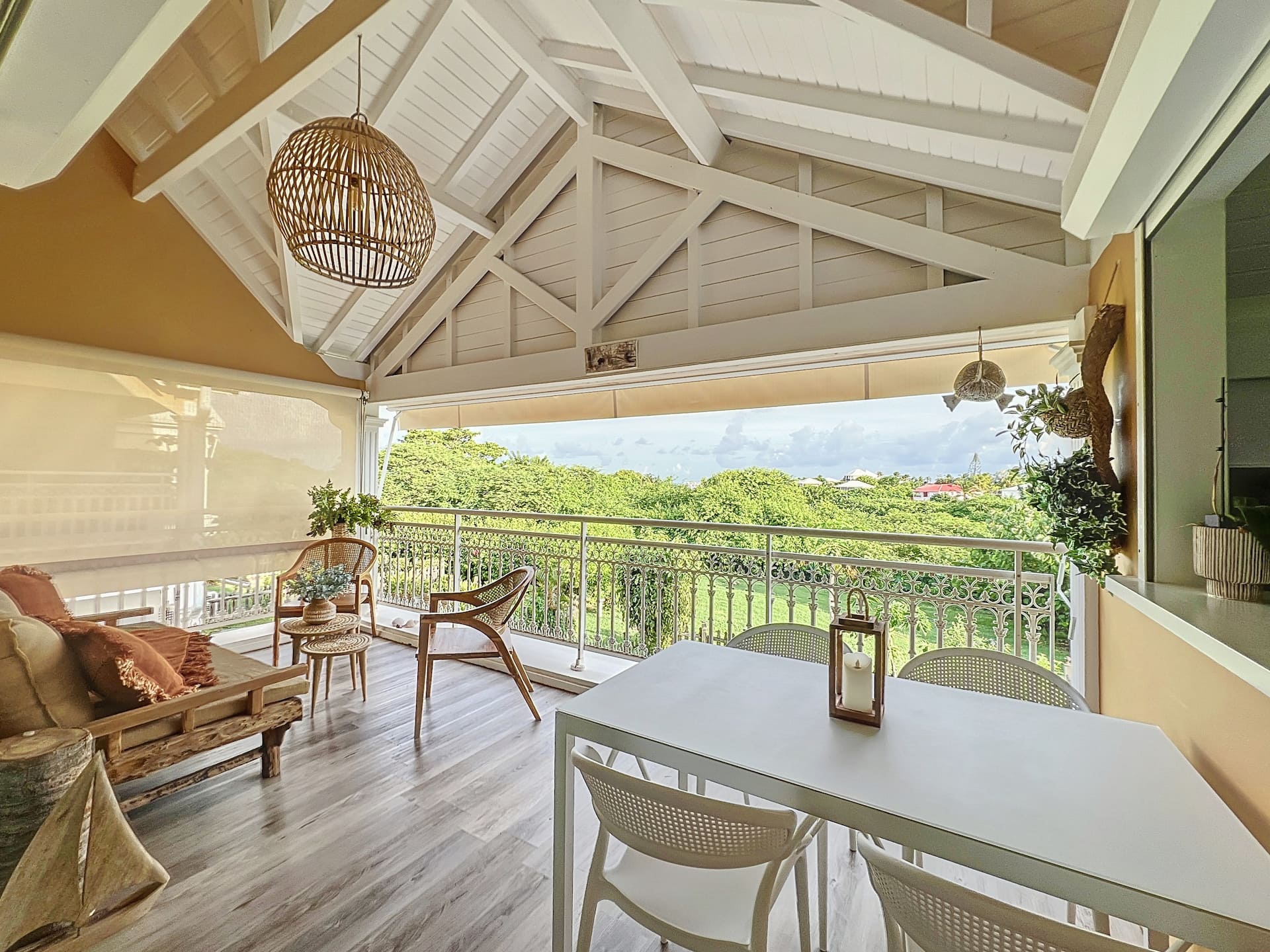ZENGA 2-bedroom duplex Intimate residential complex with pool, 5 minutes from the beach