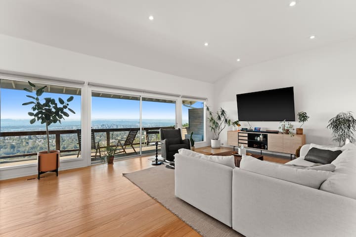 Panoramic Bay View Haven | Scenic Retreat