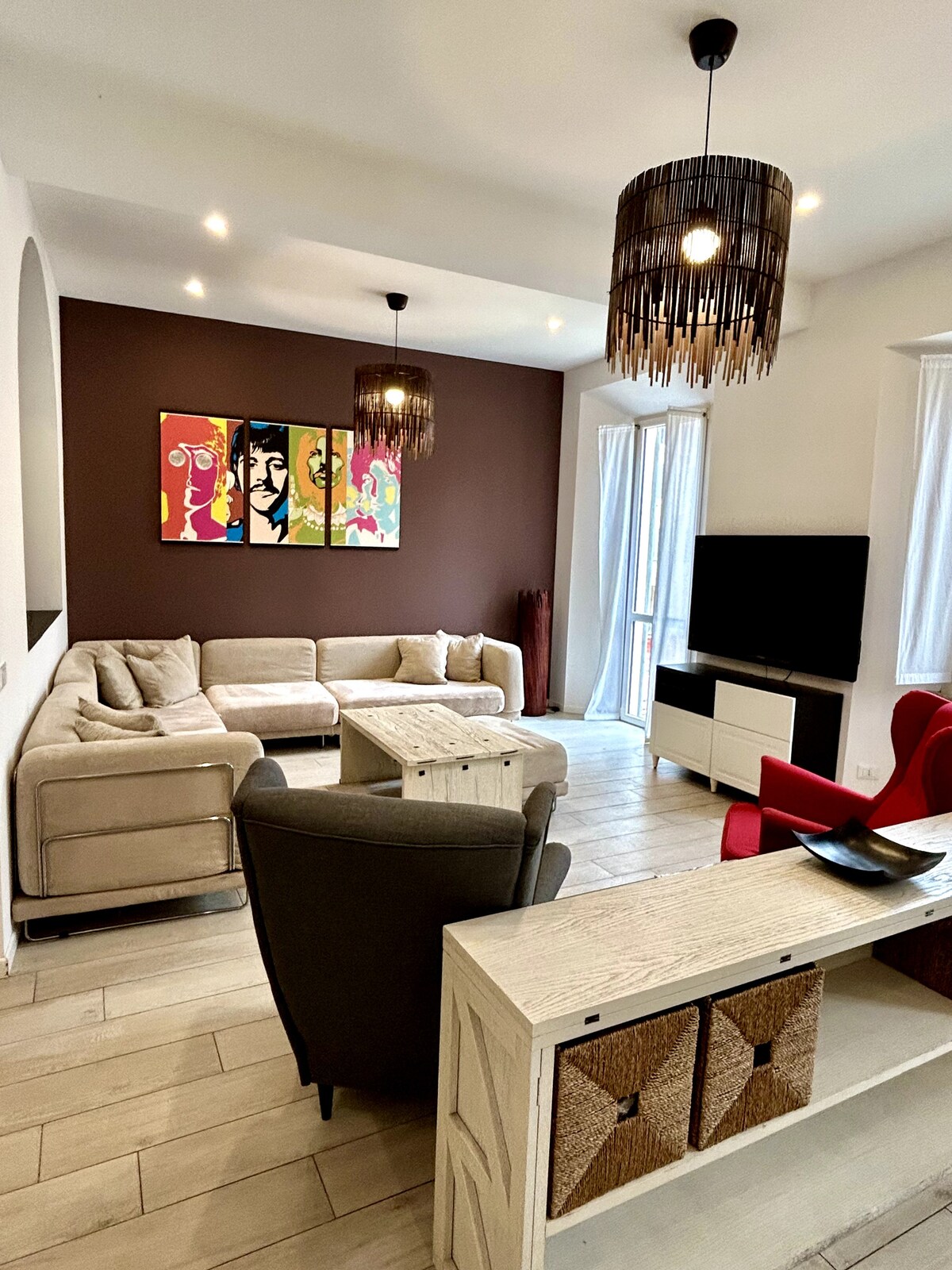 חדר פתוח צמוד למטבח