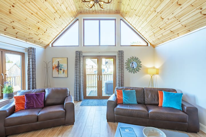 Kestrel Lodge 7 With Hot Tub - Newton Stewart