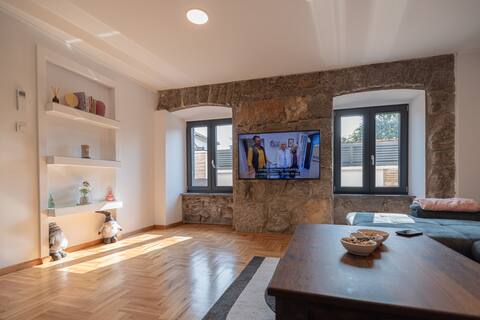 Top performing Airbnb: Apartman NAI -with private parking and jacuzzi in Mjesni Odbor Drenova