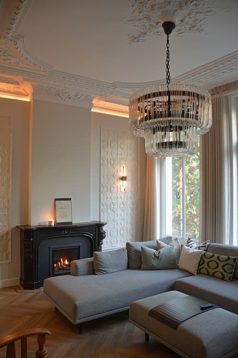 Historic Townhouse in Delft with Jacuzzi & Sauna