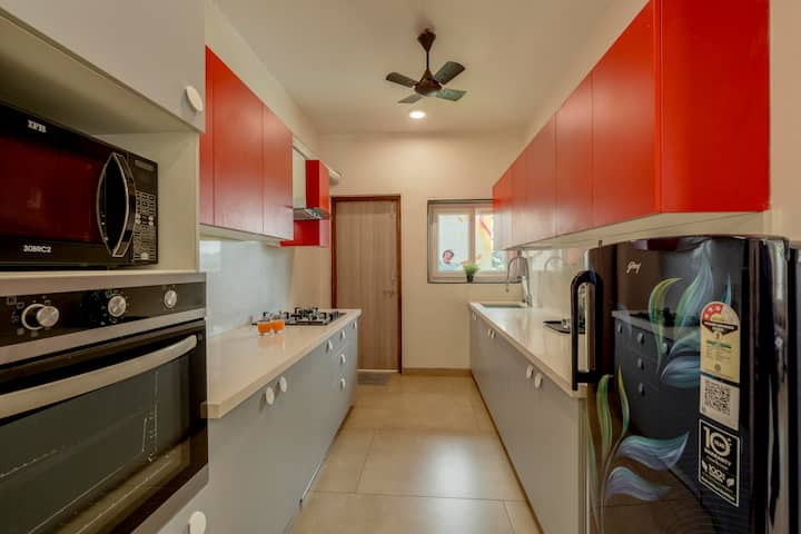 Full kitchen image 2