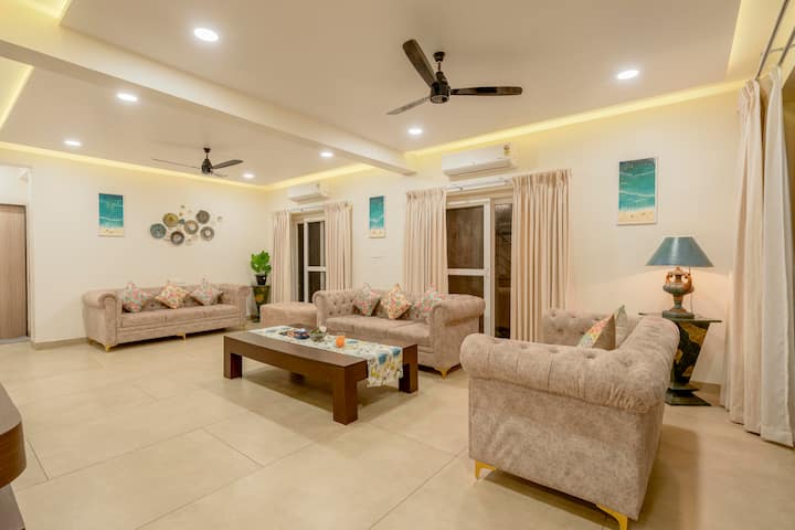 Living room image 3