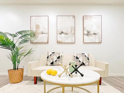 Top Airbnb: New! SFH 3 queen beds plus 1 sofa bed, Free Wifi in Fremont