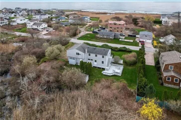 Ocean view cottage in Green Hill 3Br 2Ba gallery image 2