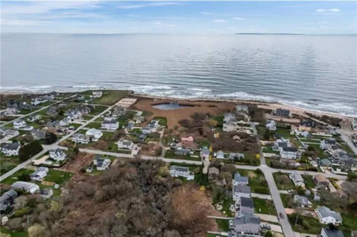 Ocean view cottage in Green Hill 3Br 2Ba gallery image 3