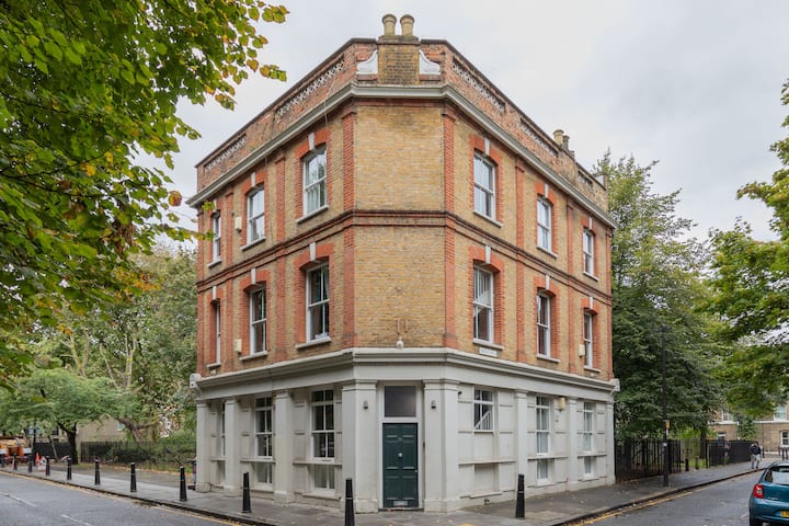 The Gossett Arms
1 111 - Londres