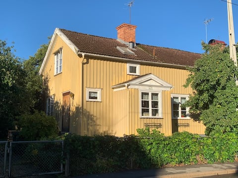 Charming vintage house near the city