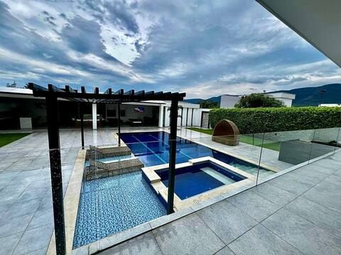 Villa campestre piscina-terraza,5 hab AC-BAÑO PRIV