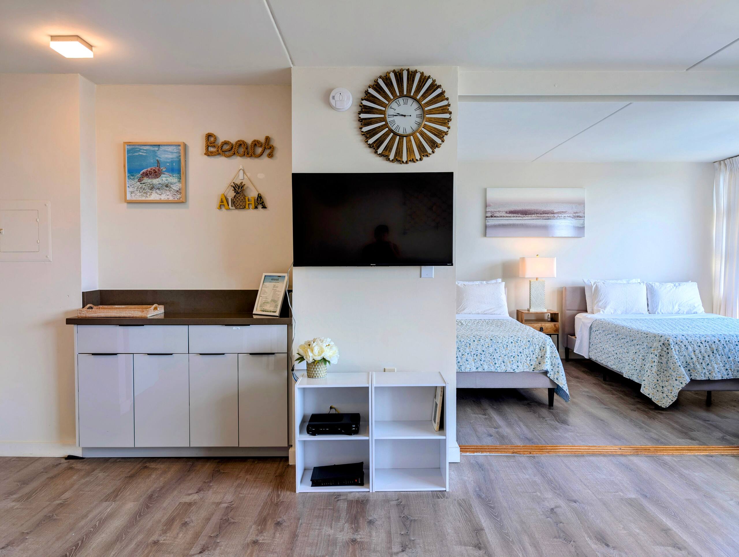 Condo in Honolulu · ★4.98 · 1 bedroom · 3 beds · 1 private bath - Image 8