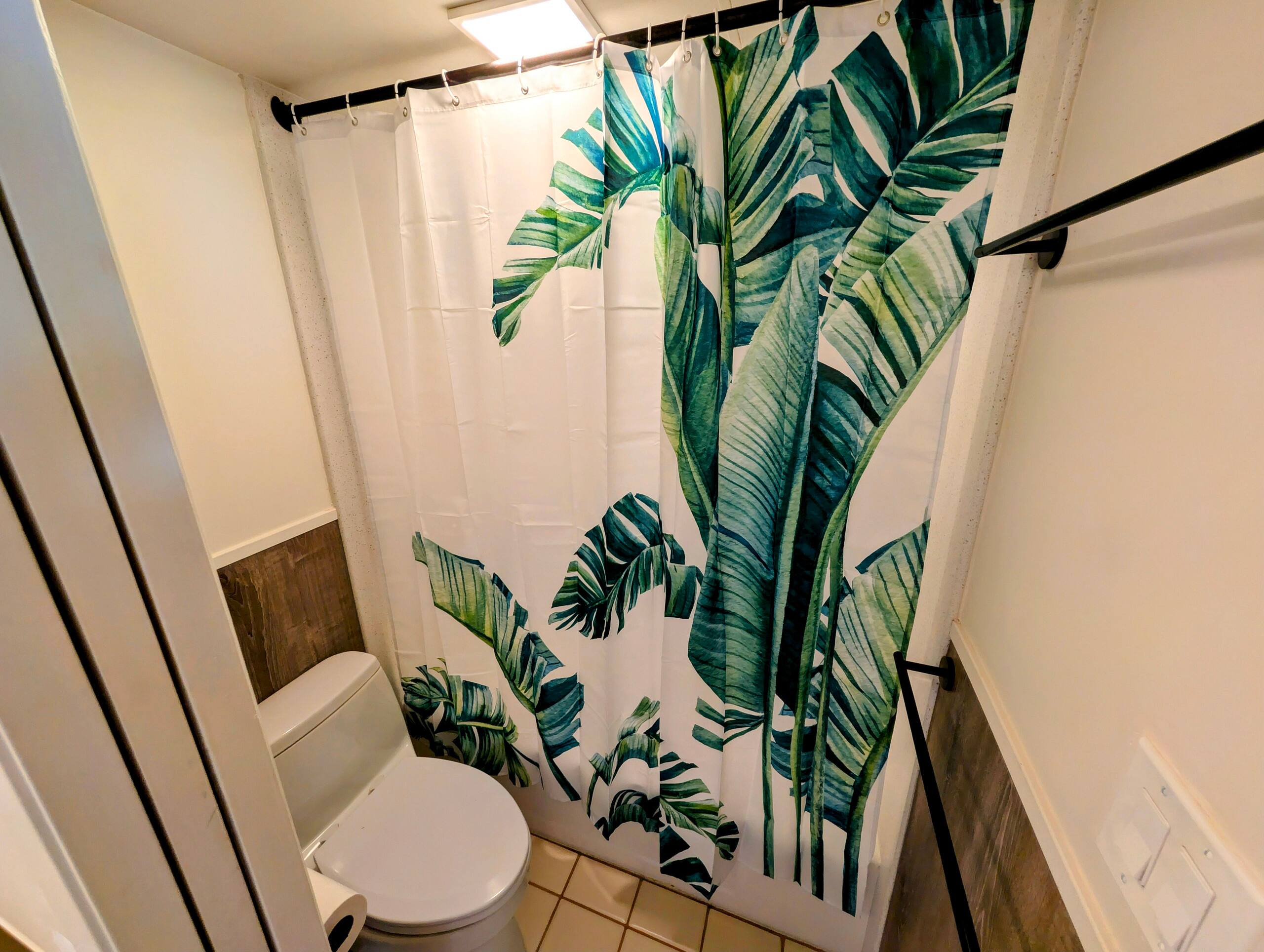 Condo in Honolulu · ★4.98 · 1 bedroom · 3 beds · 1 private bath - Image 16