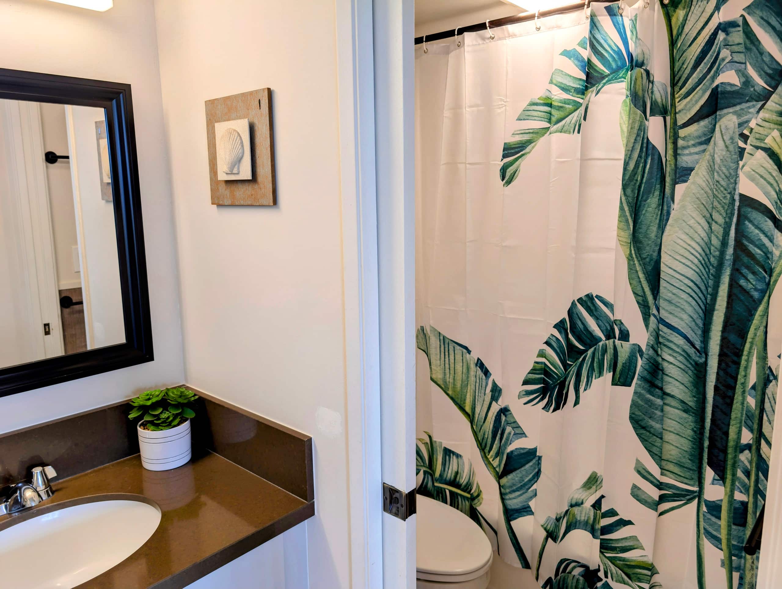 Condo in Honolulu · ★4.98 · 1 bedroom · 3 beds · 1 private bath - Image 17