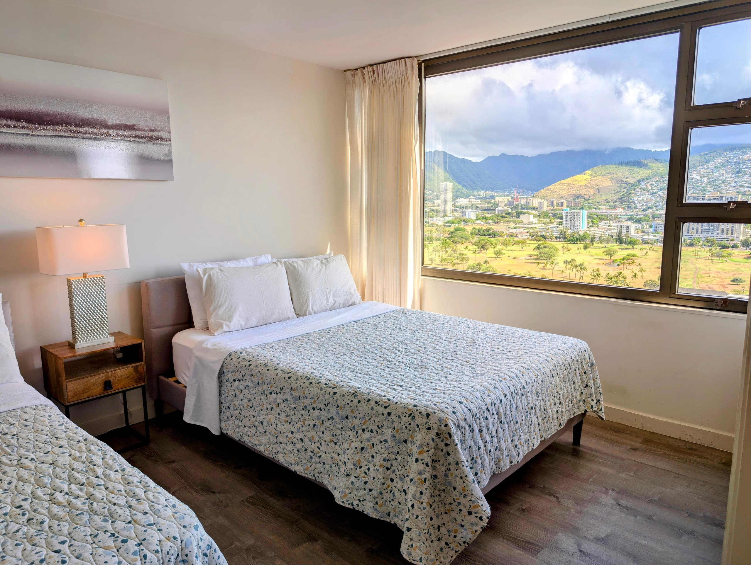 Condo in Honolulu · ★4.98 · 1 bedroom · 3 beds · 1 private bath - Image 11