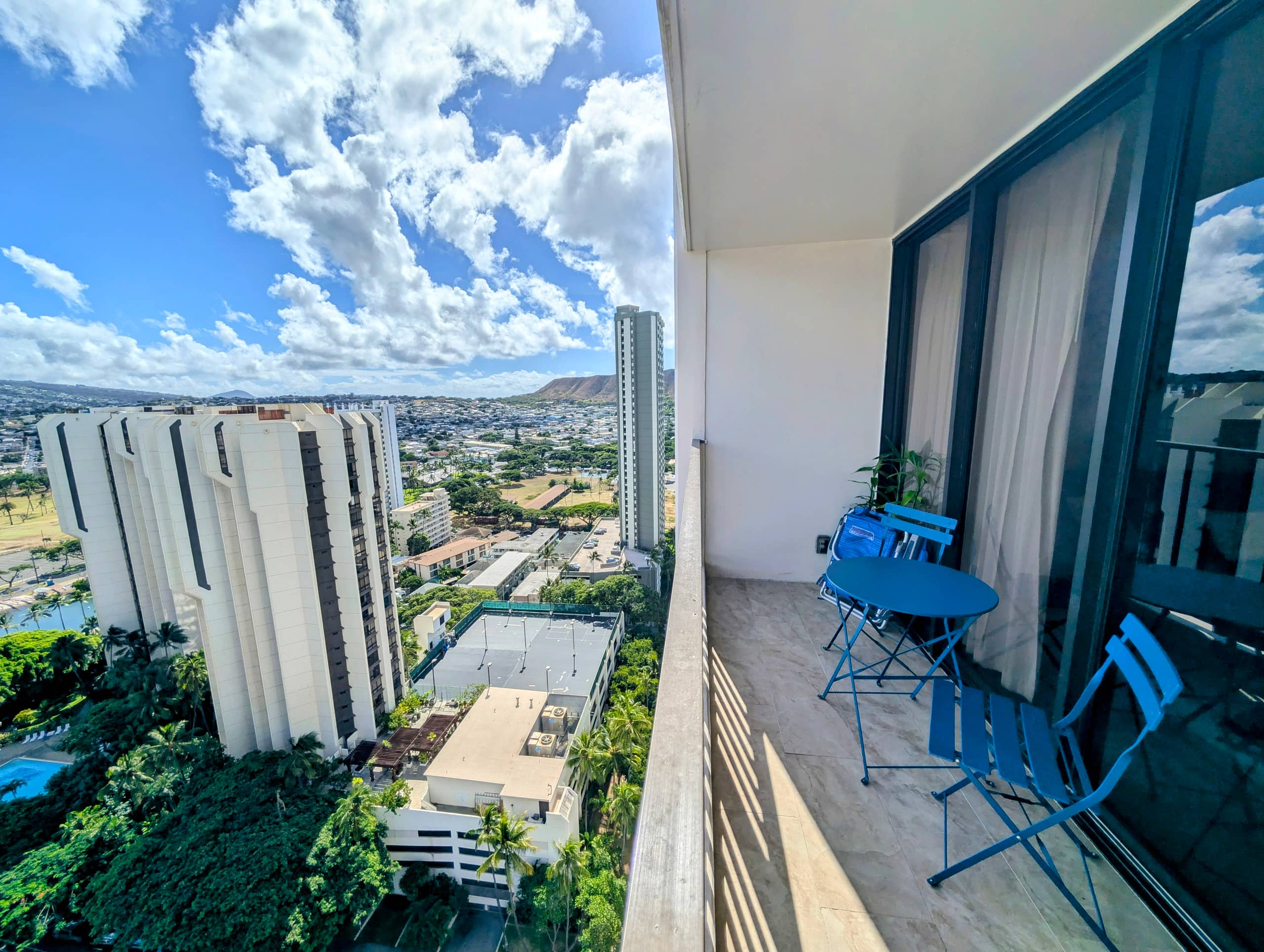 Condo in Honolulu · ★4.98 · 1 bedroom · 3 beds · 1 private bath - Image 19