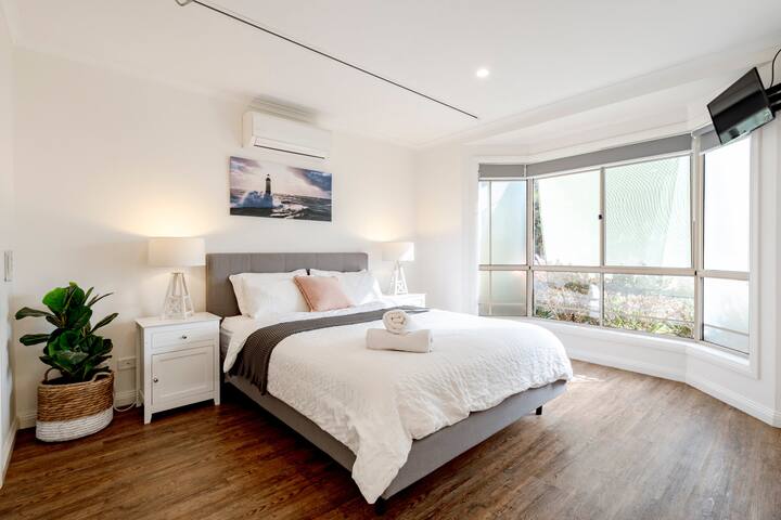 Saltwater Beach House gallery image 2