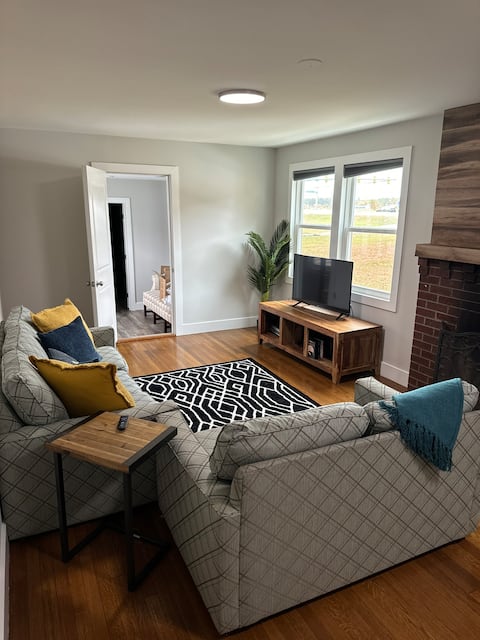 Wood Fireplace & Private Master