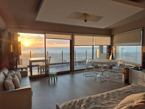 Oceanfront apartment