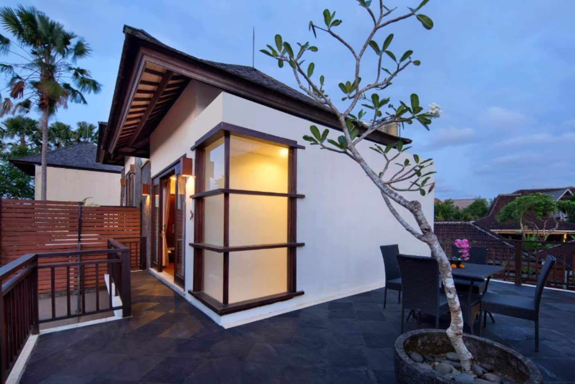 Poolside Balcony Retreat 2 Bedroom Private Villa in Canggu 2