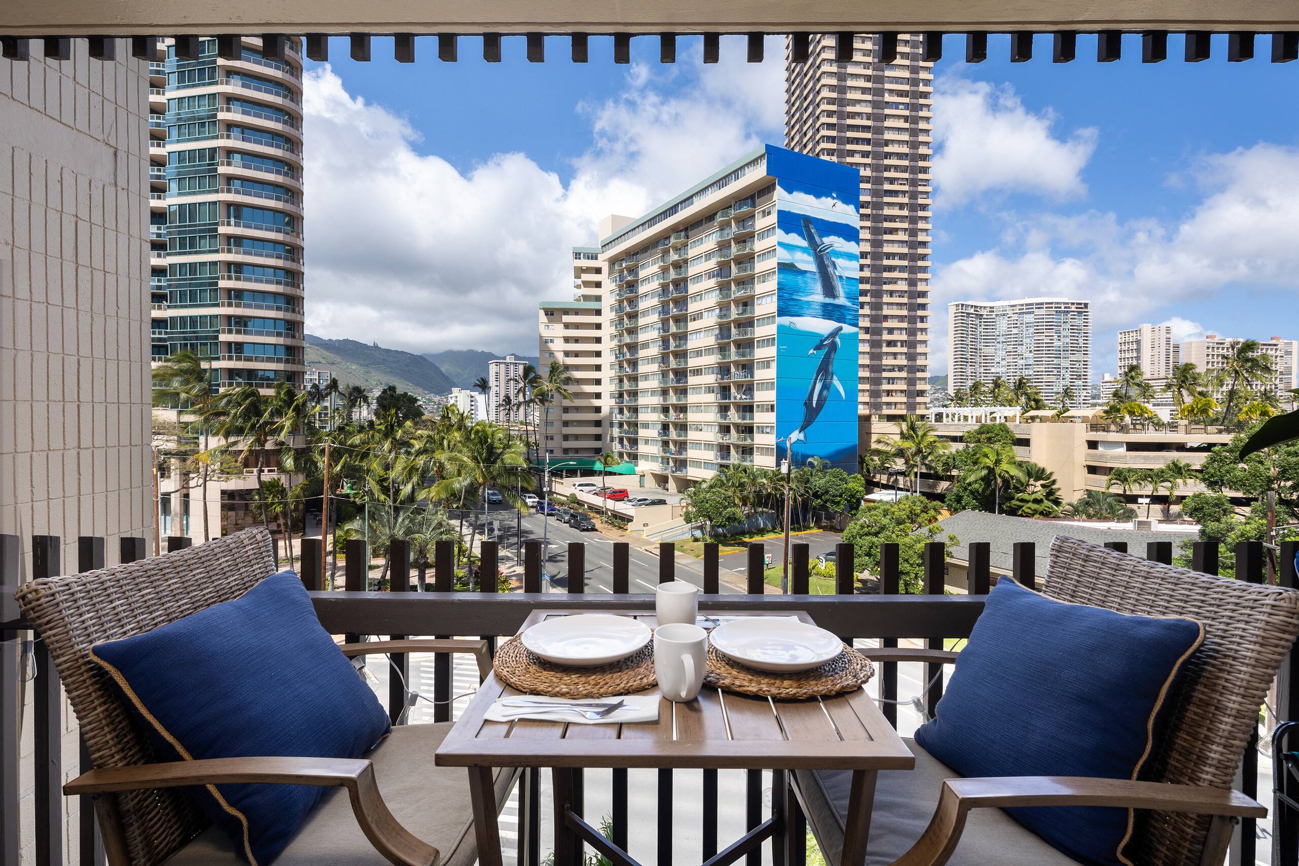 Condo in Honolulu · ★4.71 · 1 bedroom · 1 private bath - Image 1