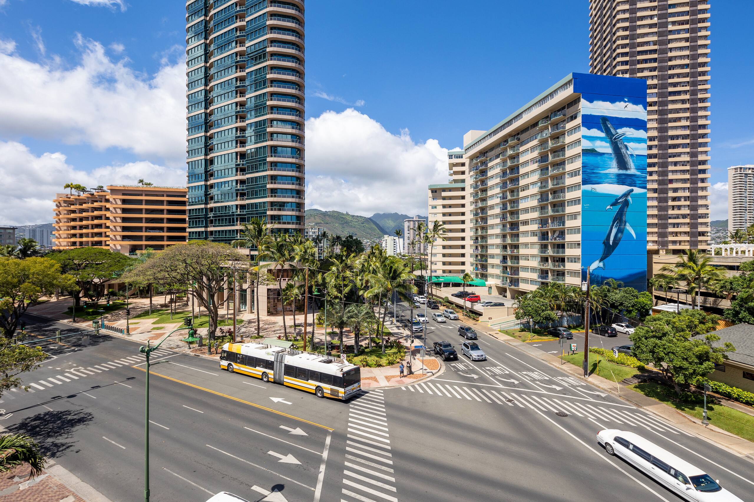 Condo in Honolulu · ★4.71 · 1 bedroom · 1 private bath - Image 19