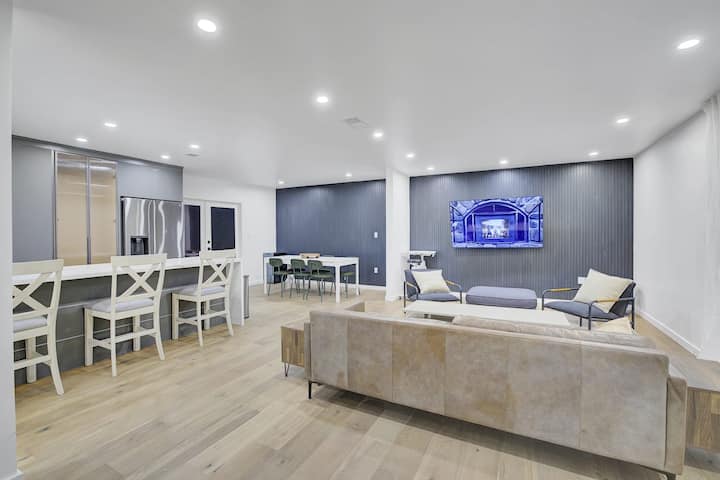 3 Bed/3 Bath Charming Modern Retreat - Union City, CA