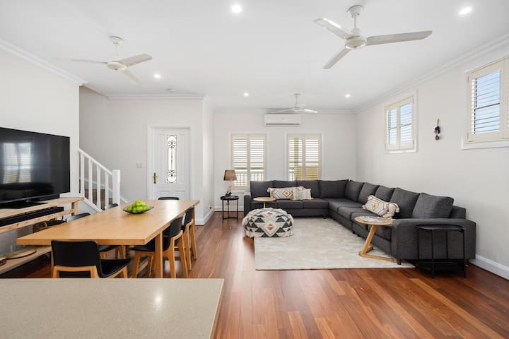 Fremantle Hideaway – 3 Bedrooms, 2 Car Parks