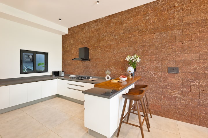 Full kitchen image 2
