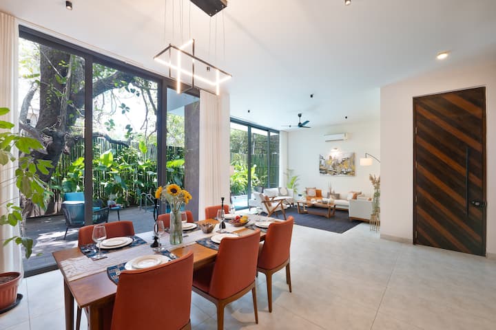 Dining area image 1
