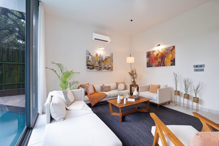 Living room image 2