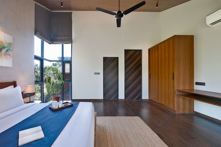 Bedroom 1 image 3