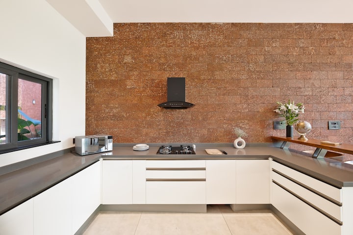 Full kitchen image 1