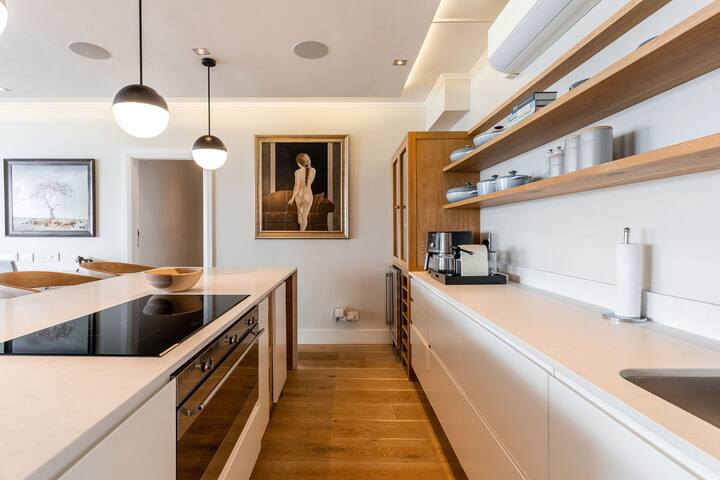 Bay Views at One Chapmans Peak gallery image 3