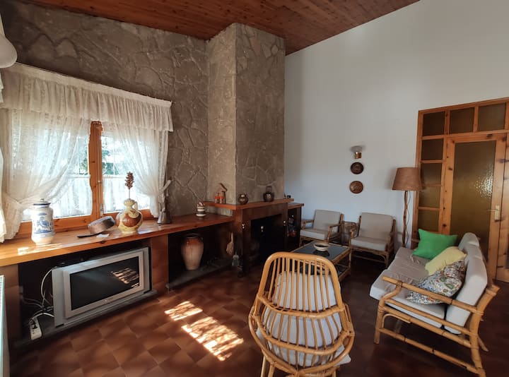 La Casa De Navès, Un Tesoro En El Solsonès. - Catalonia
