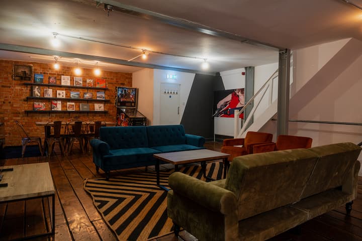 Shoreditch Warehouse, Sleeps 12! - Victoria