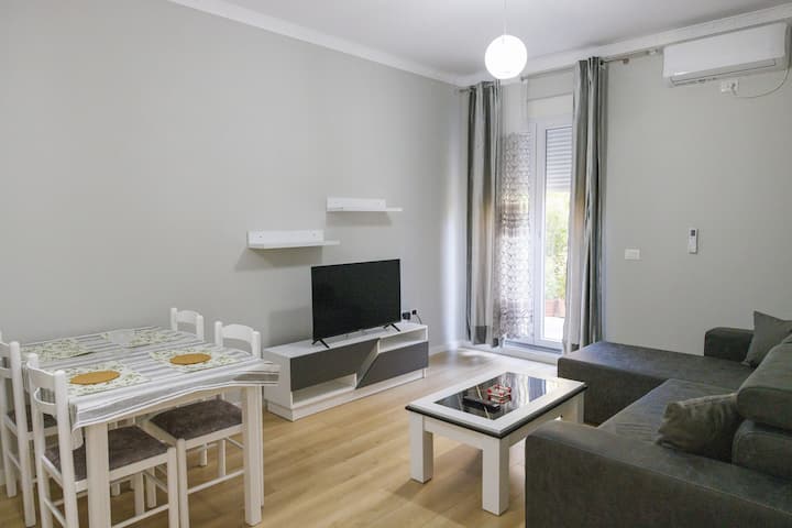 DRITA 1 Cozy Modern Apartment Fier